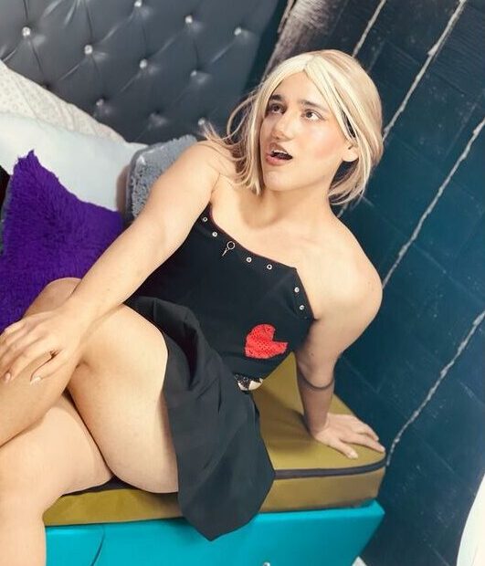 TrinityMoretti - Teen Shemale